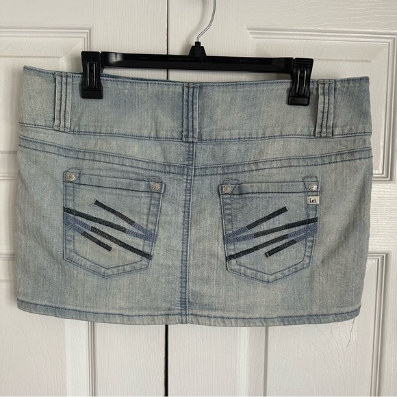 L.E.I Ashley Trouble Womens Sz 13 Embroidered Pockets Denim Skirt 00s Y2K Grunge - Picture 2 of 10